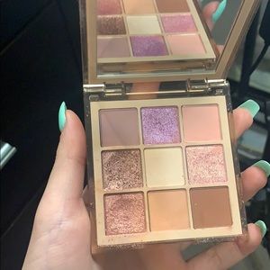 What a beauty eyeshadow palette